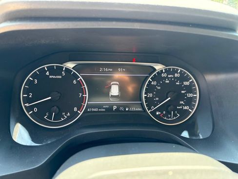Used 2025 Nissan Rogue SV AWD/4WD image 13