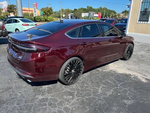 Used 2018 Ford Fusion SE w/ Fusion SE Technology Package FWD image 3