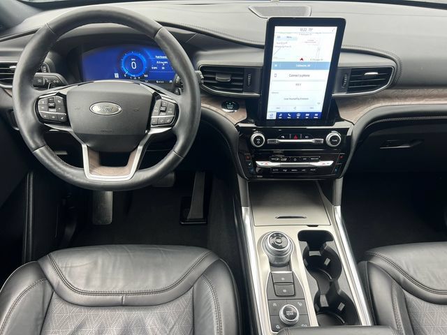 Used 2021 Ford Explorer Platinum w/ Equipment Group 601A AWD/4WD image 3