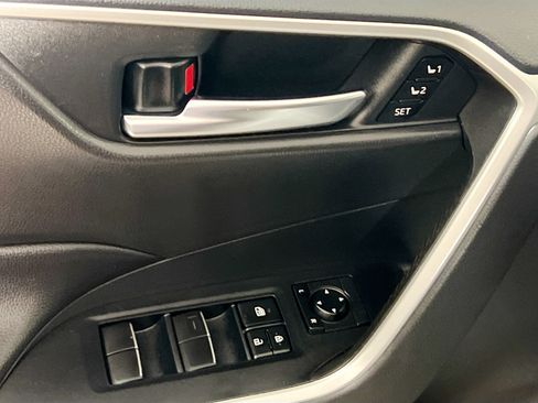 Used 2019 Toyota RAV4 XLE Premium w/ Cold Weather Package FWD image 16