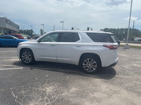Used 2019 Chevrolet Traverse Premier w/ Driver Confidence II Package FWD image 6