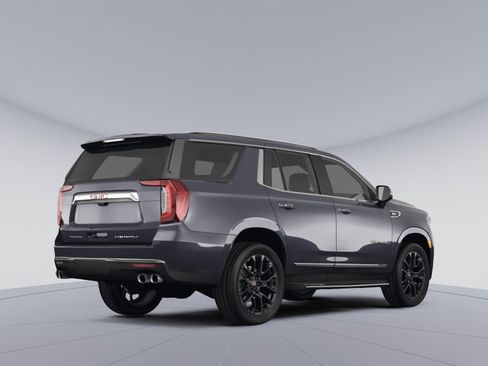 Used 2024 GMC Yukon Denali w/ Advanced Technology Package image 4