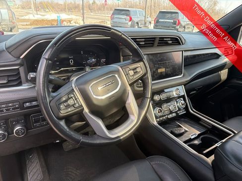 Used 2023 GMC Yukon Denali w/ Advanced Technology Package image 14