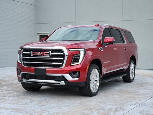 Used 2025 GMC Yukon XL Elevation AWD/4WD image 4