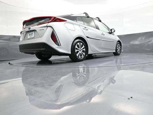 Certified 2020 Toyota Prius Prime Limited FWD image 28