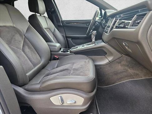 Used 2018 Porsche Macan Sport Edition image 22