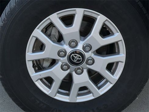 Used 2024 Toyota Tacoma SR5 w/ SR5 Upgrade Package image 10