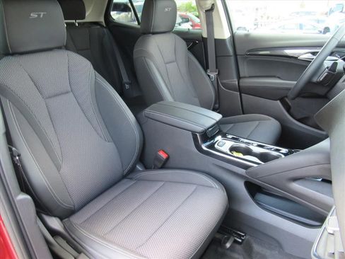Used 2023 Buick Envision Preferred FWD image 8
