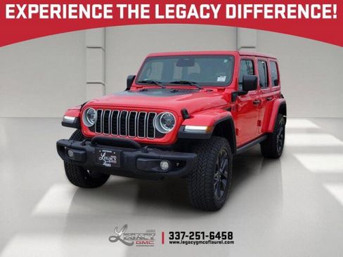 Used 2025 Jeep Wrangler Unlimited Sahara AWD/4WD image 1