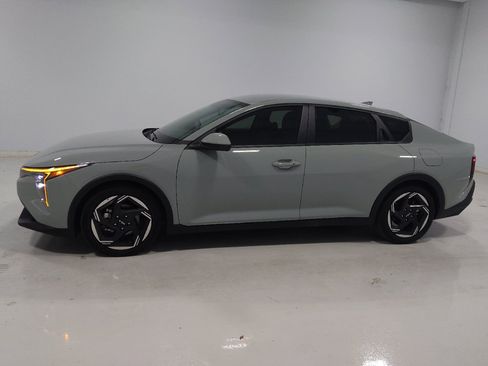 Used 2025 Kia K4 EX FWD image 2