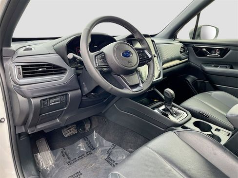 Used 2025 Subaru Forester Limited w/ Popular Package #2 image 9