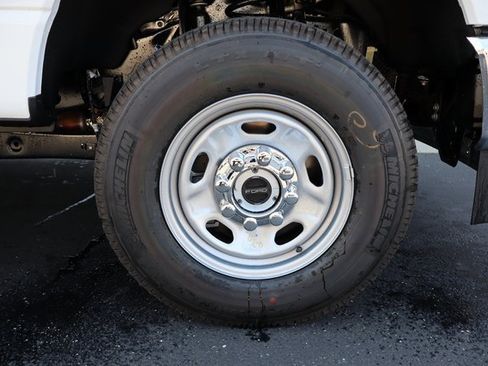 New 2026 Ford F250 XL w/ XL Chrome Package image 10