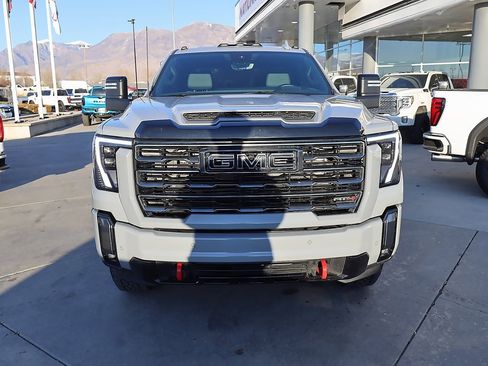 Used 2024 GMC Sierra 3500 AT4 w/ AT4 Premium Plus Package image 9
