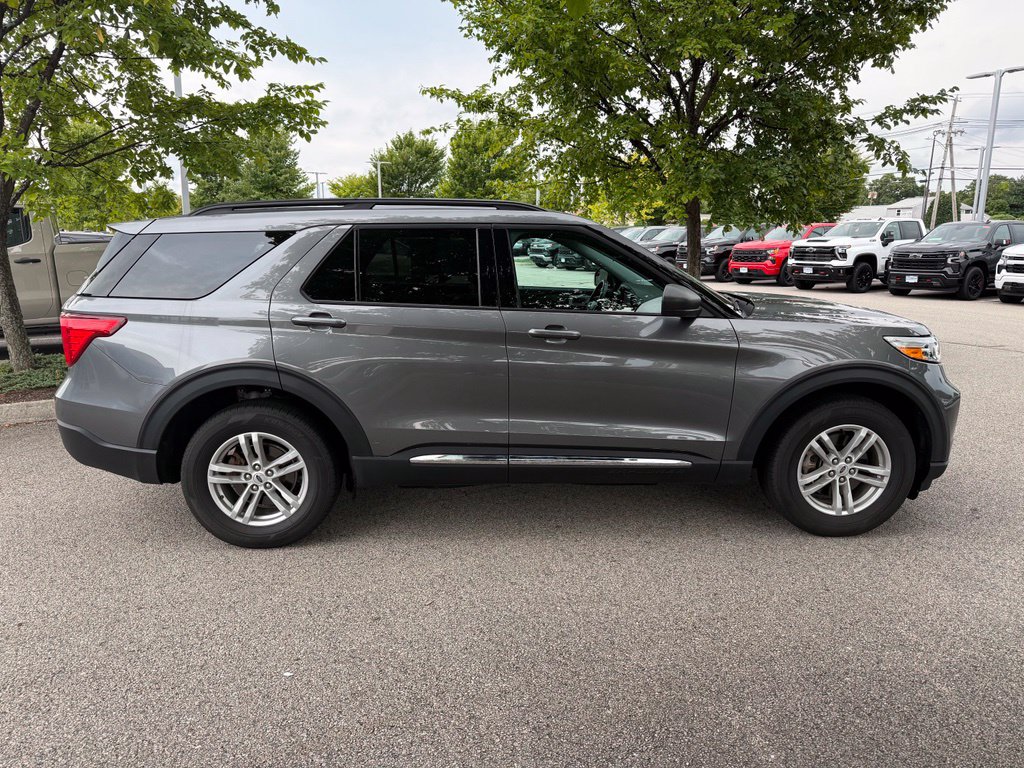Used 2024 Ford Explorer XLT AWD/4WD image 6