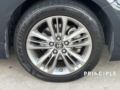 Used 2016 Toyota Camry SE FWD image 4