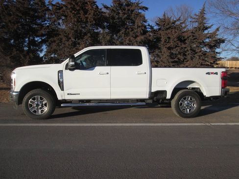 Used 2024 Ford F250 Lariat AWD/4WD image 10