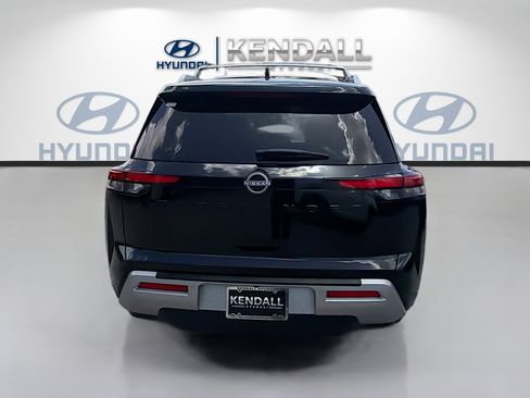 Used 2024 Nissan Pathfinder SL w/ Black Appearance Package FWD image 5