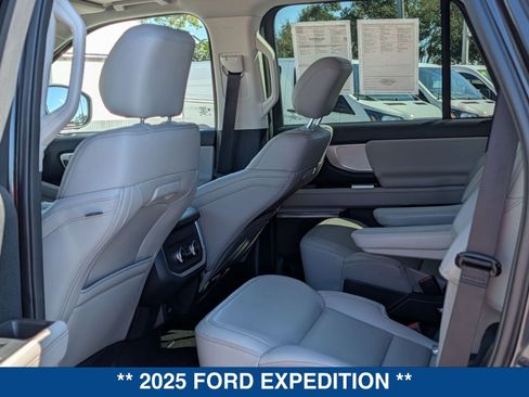 Certified 2025 Ford Expedition Active image 18