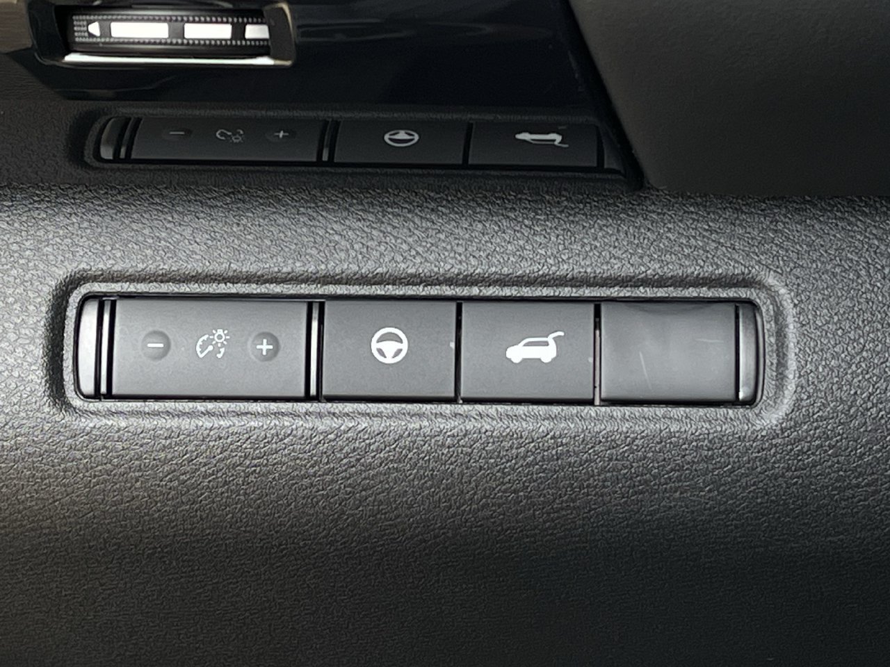 Used 2026 Nissan Pathfinder SV FWD image 20
