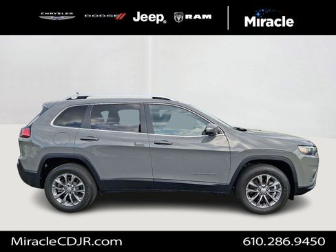 Used 2021 Jeep Cherokee Latitude Plus AWD/4WD image 7