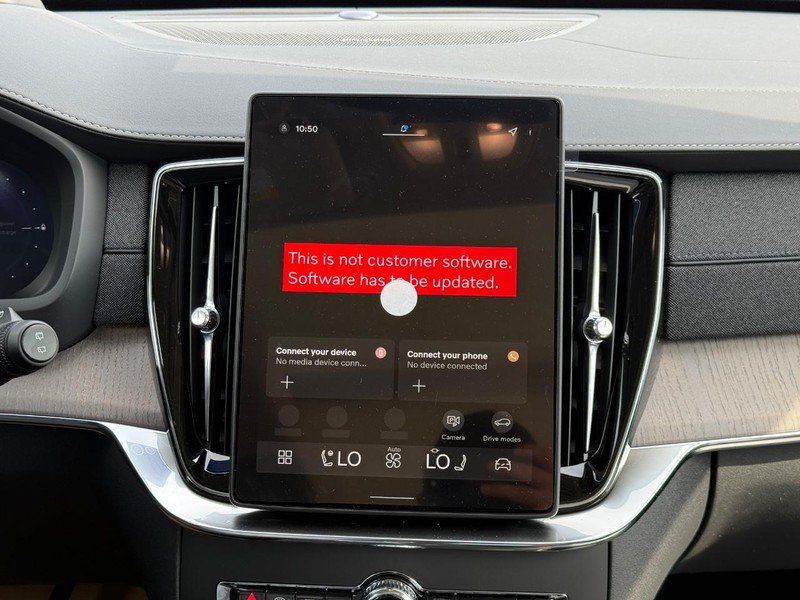 New 2026 Volvo XC90 T8 Ultra w/ Protection Package Premier AWD/4WD image 9