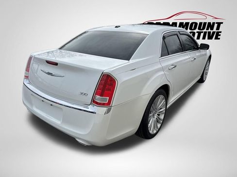 Used 2011 Chrysler 300 Limited w/ Luxury Group image 7