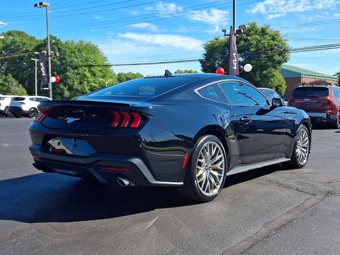 Used 2025 Ford Mustang Premium RWD image 6