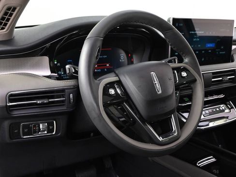 New 2026 Lincoln Corsair Reserve w/ Jet Appearance Package AWD/4WD image 11