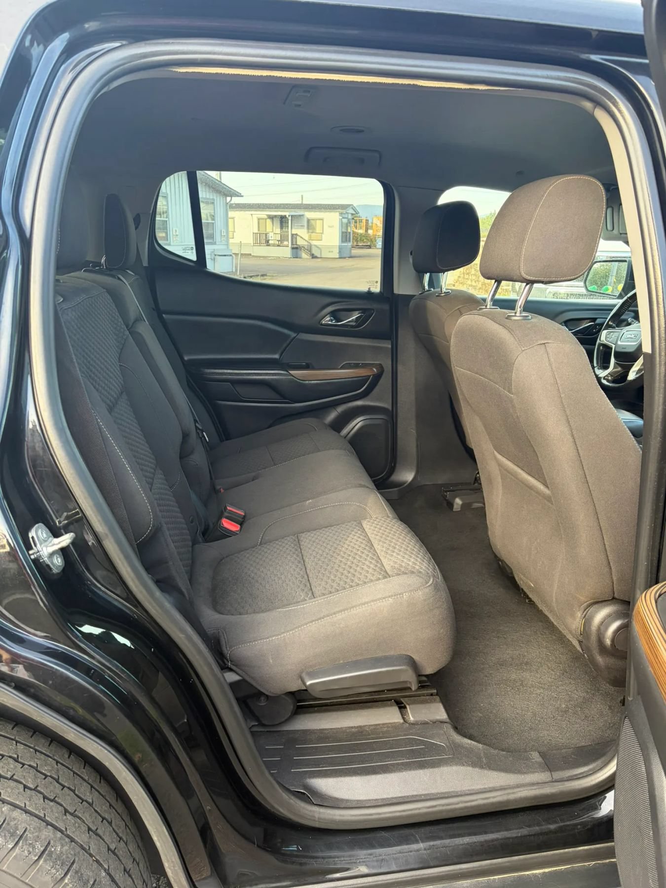 Used 2018 GMC Acadia SLE AWD/4WD image 15