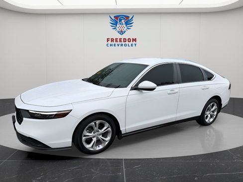Used 2025 Honda Accord LX image 2