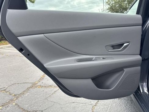 Certified 2025 Hyundai Elantra Sport image 25