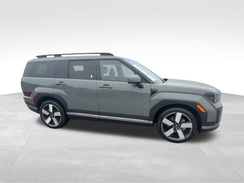 Used 2025 Hyundai Santa Fe Limited FWD image 9