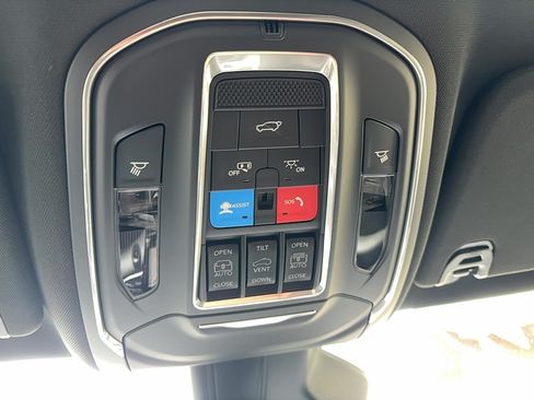 New 2026 Jeep Grand Wagoneer Limited AWD/4WD image 36