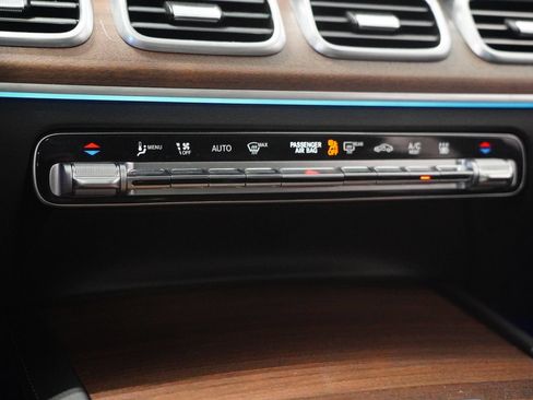 Certified 2025 Mercedes-Benz GLE 450e 4MATIC image 25