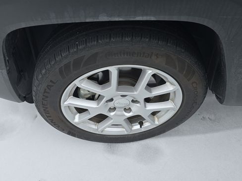 Used 2021 Jeep Renegade Latitude image 8