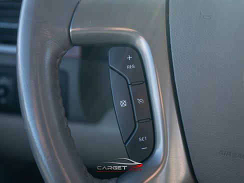 Used 2011 Chevrolet Avalanche LTZ image 23