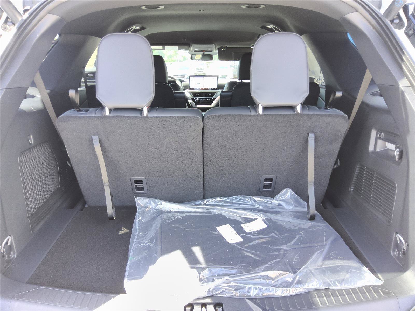 New 2027 Ford Explorer ST-Line w/ Premium Package RWD image 5