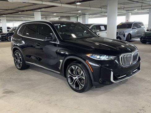 Used 2024 BMW X5 sDrive40i w/ Premium Package image 2