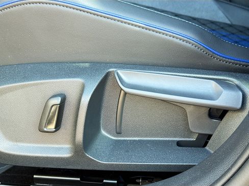 Used 2025 Volkswagen Golf R Black Edition image 24