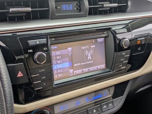 Used 2014 Toyota Corolla S image 21