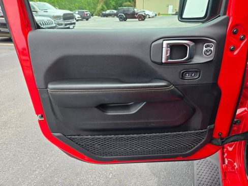 Used 2024 Jeep Wrangler Unlimited Sahara w/ Safety Group AWD/4WD image 12