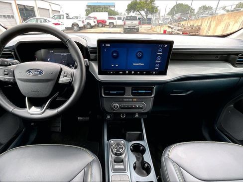 Used 2025 Ford Maverick Lobo AWD/4WD image 16