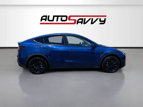 Used 2023 Tesla Model Y Long Range AWD/4WD image 8