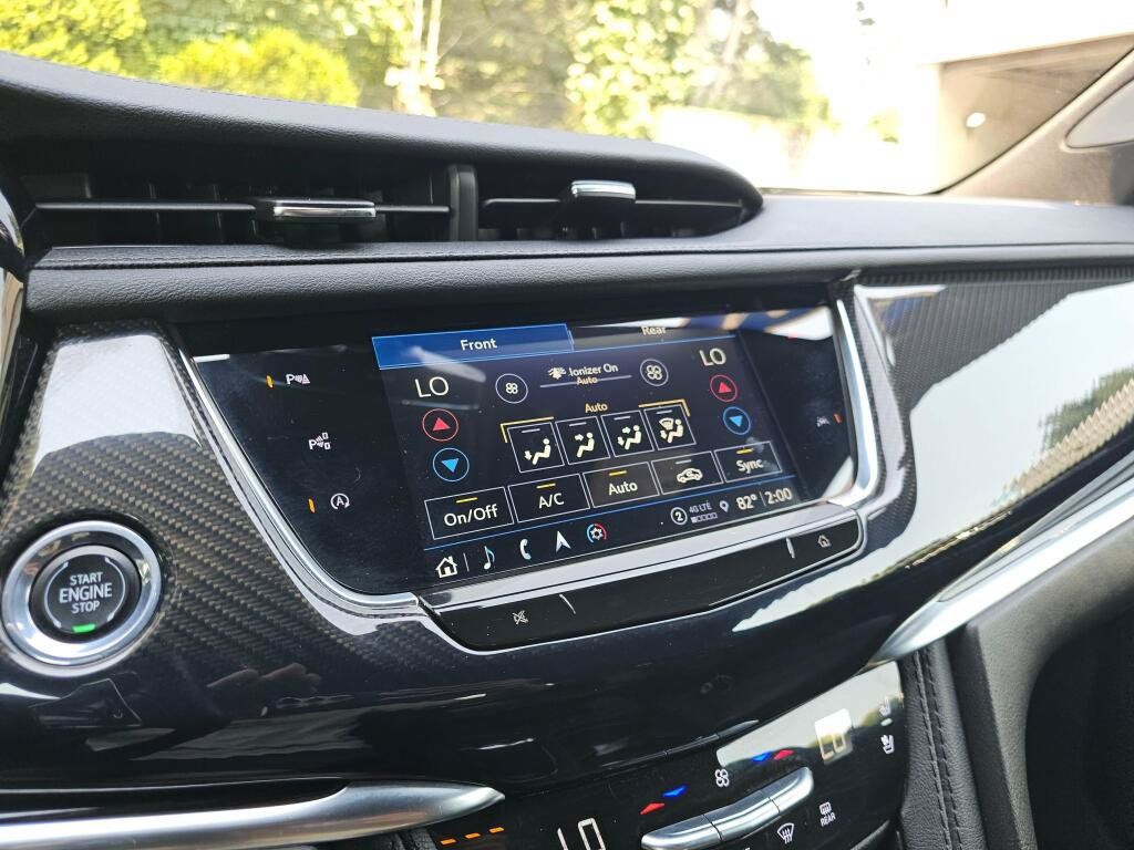 Used 2024 Cadillac XT6 Sport w/ Technology Package AWD/4WD image 29