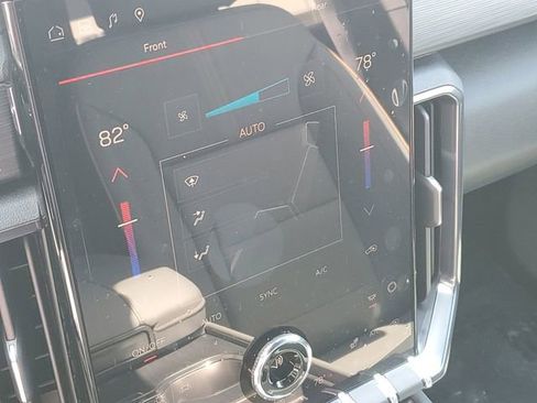 New 2026 GMC Acadia AT4 w/ LPO, Floor Liner Package AWD/4WD image 16