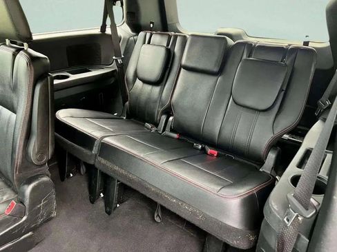 Used 2014 Dodge Grand Caravan R/T image 21