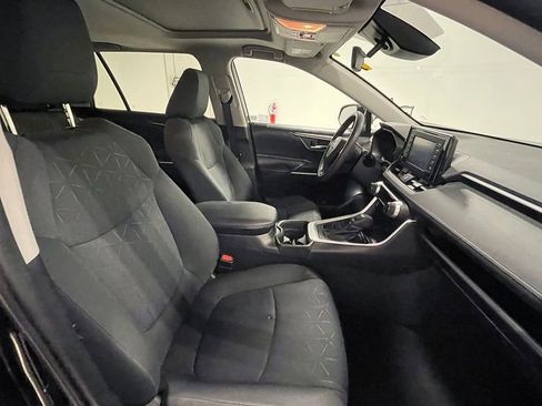 Used 2019 Toyota RAV4 XLE image 24