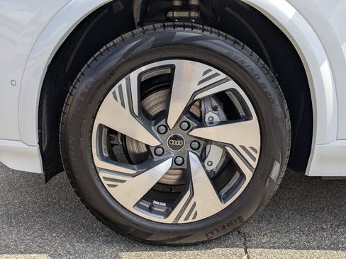 New 2025 Audi Q6 e-tron Premium Plus AWD/4WD image 13