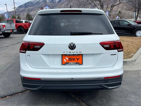 Used 2024 Volkswagen Tiguan SE AWD/4WD image 9