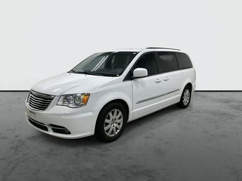 Used 2014 Chrysler Town & Country Touring FWD image 8